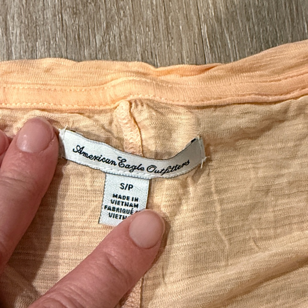American Eagle Outfitters Light Orange Short Sleeve Tee - Picture 2 of 3